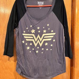Wonder Woman 3/4 Sleeves Sz. 0/L